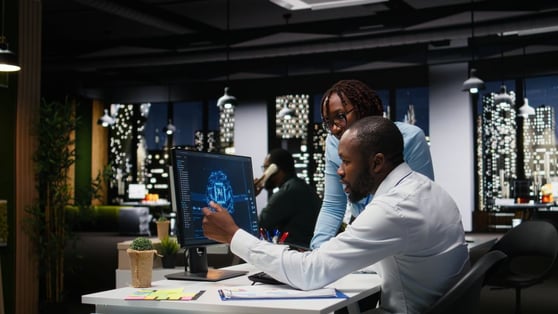 IT consultants use AI big data and predictive analytics